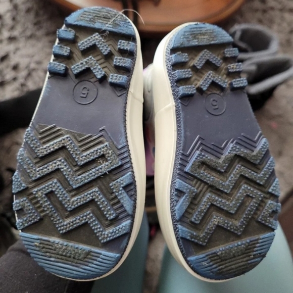 Girls rain boots size 5 - Picture 6 of 6